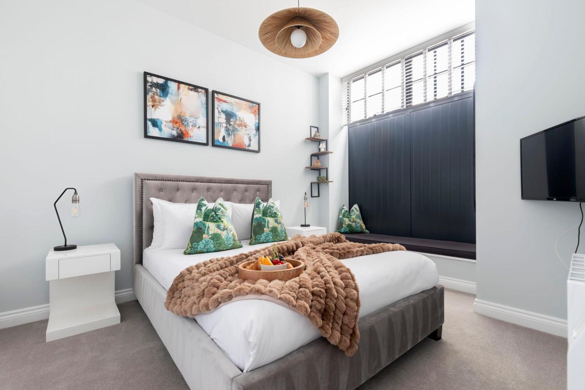 Elliot Oliver - Stylish 2 Bedroom Town Centre Apartment Cheltenham Esterno foto