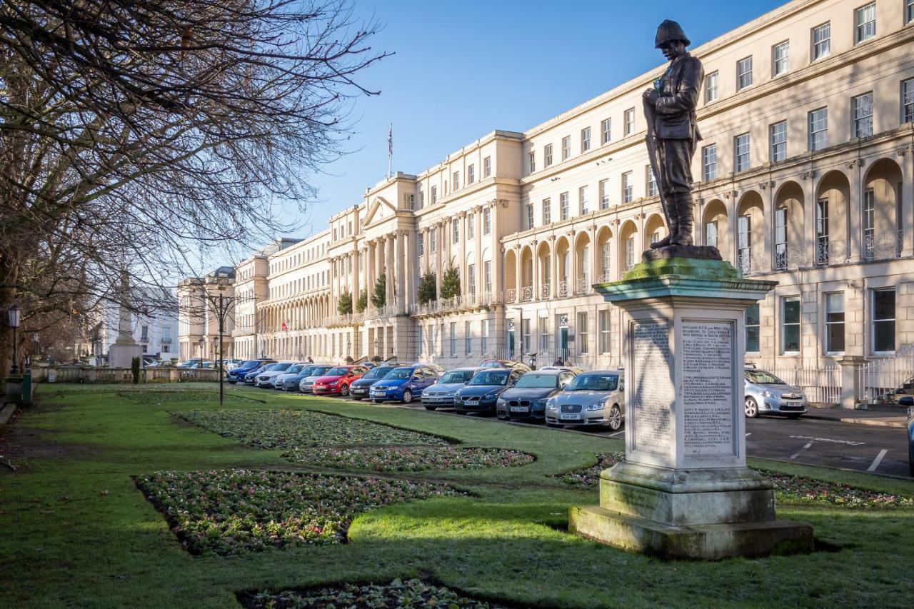 Elliot Oliver - Stylish 2 Bedroom Town Centre Apartment Cheltenham Esterno foto